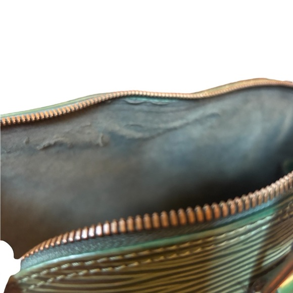 Louis Vuitton Alma PM – Vintage 1997 in Rare Borneo Green Epi Leather - Picture 8 of 14